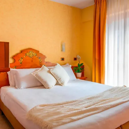 ホテル Tiffany's ロッカラーゾ