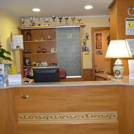 Hotel Tiffany's 3*